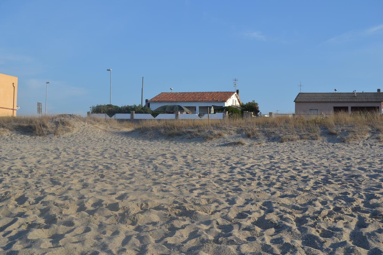 Miramare Struttura Sulla Spiaggia 플라타모나 외부 사진