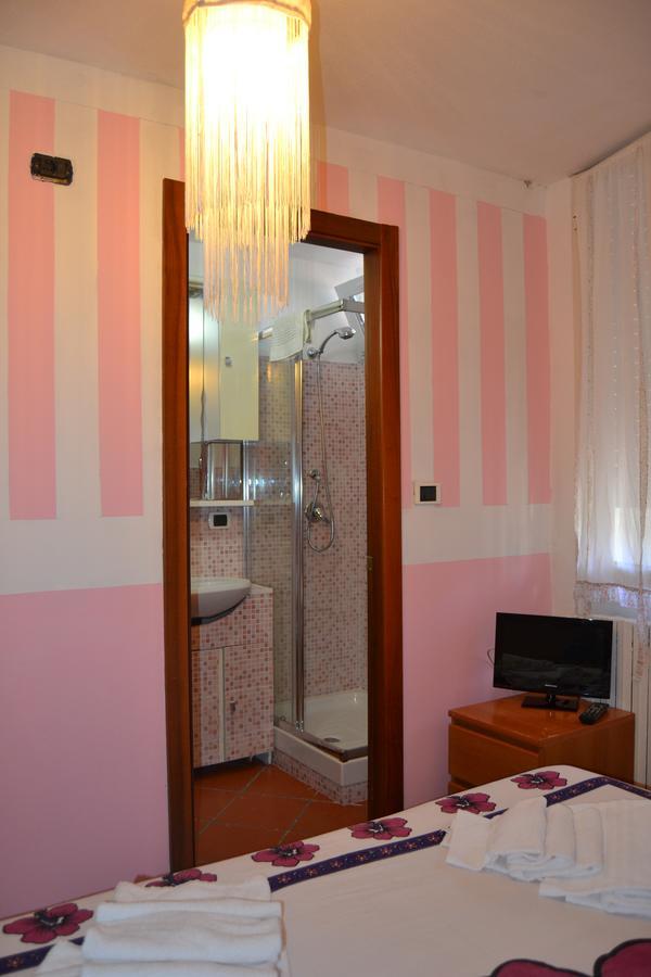 Miramare Struttura Sulla Spiaggia 플라타모나 외부 사진